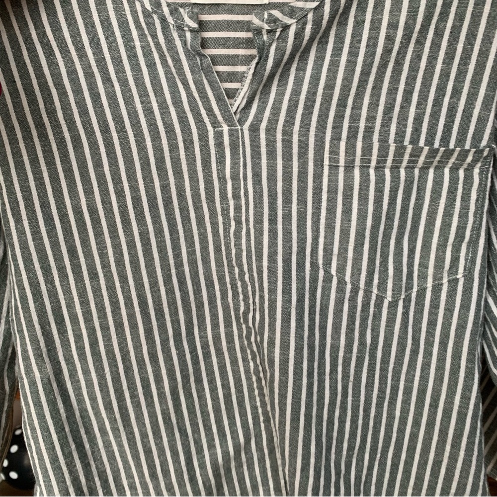 Pin stripe linen top - Picture 3 of 7